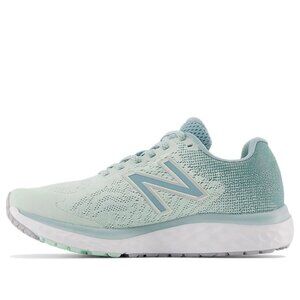 New Balance Fresh Foam 680v7 in Light Moonstone